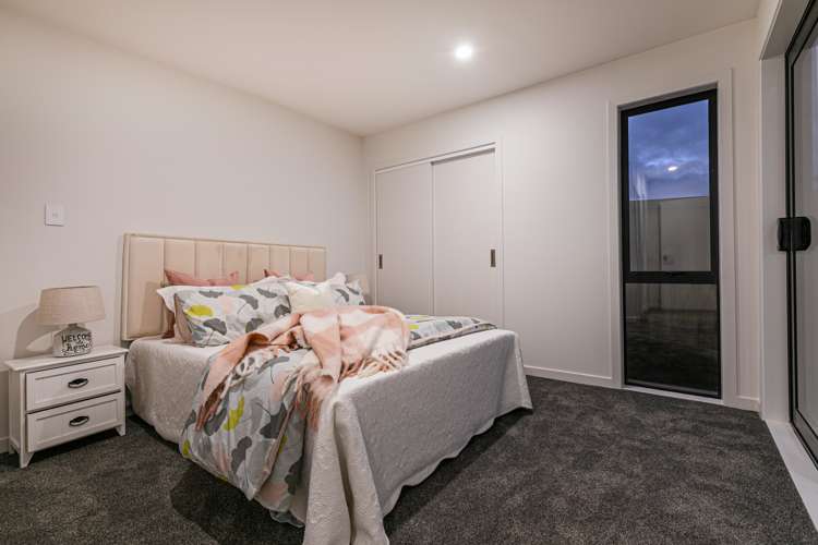 591 East Coast Road Browns Bay_11