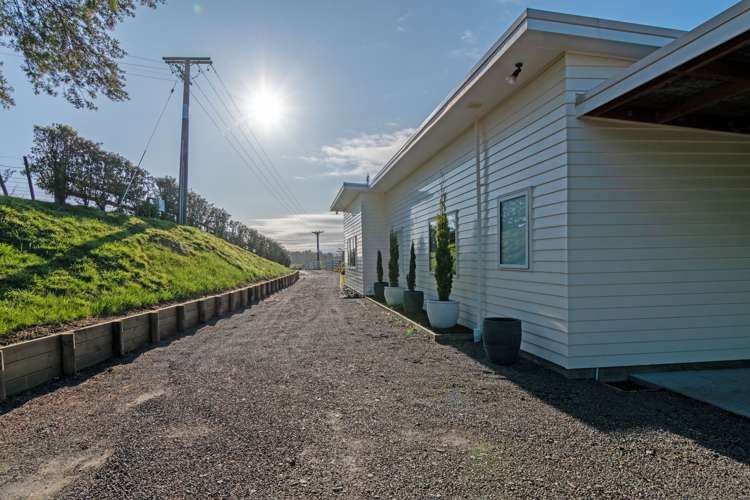 17 King Street Halcombe_25