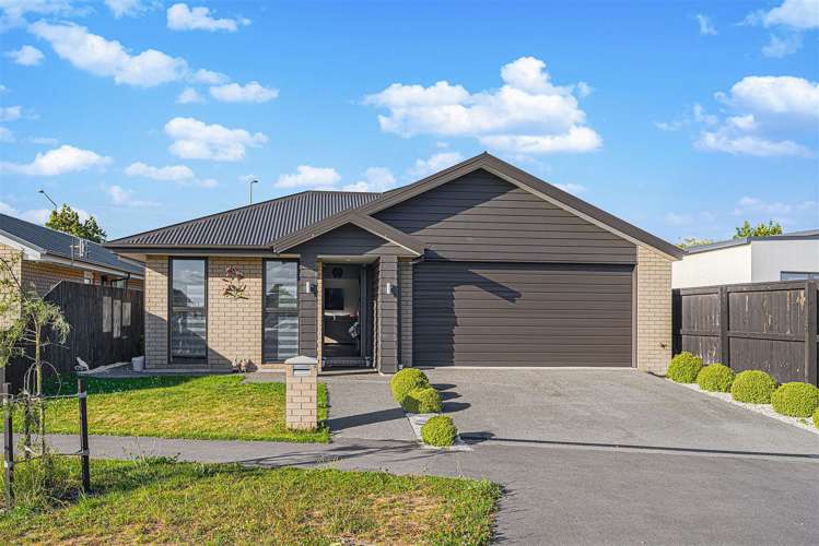 18 Grey Way Russley_1