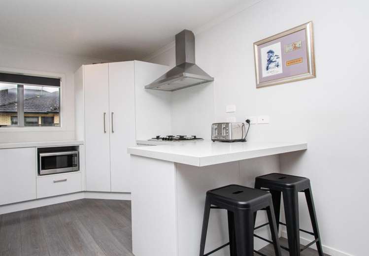 1313A Victoria Street 3283_6