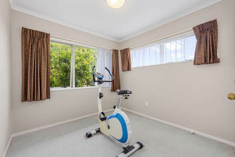 17 John Lister Close Golflands_23