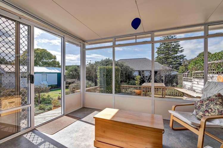 125 Seaview Road Westown_22