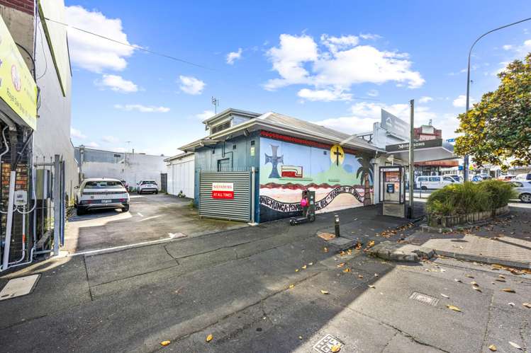 725 Mount Albert Rd Royal Oak_1