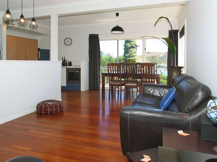 15 Paekakariki Hill Road Paremata_5