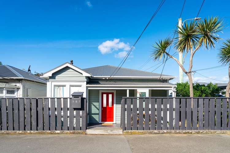 187 Queens Drive Lyall Bay_19