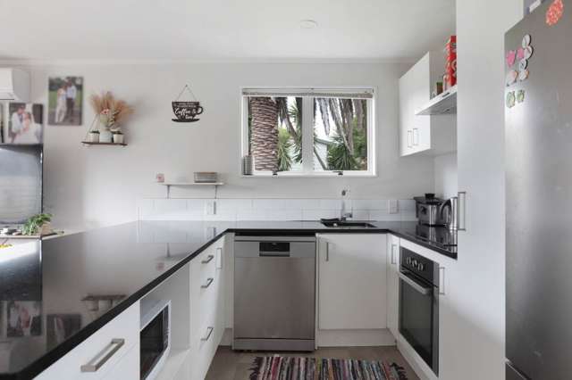 2/13 Hamurana Place Te Atatu Peninsula_4