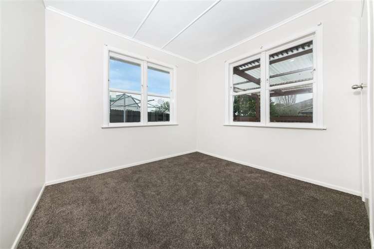 13 Ingleby Place Kelston_11