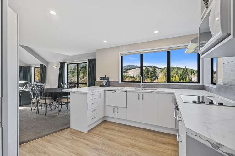 91 Chalet Crescent_5