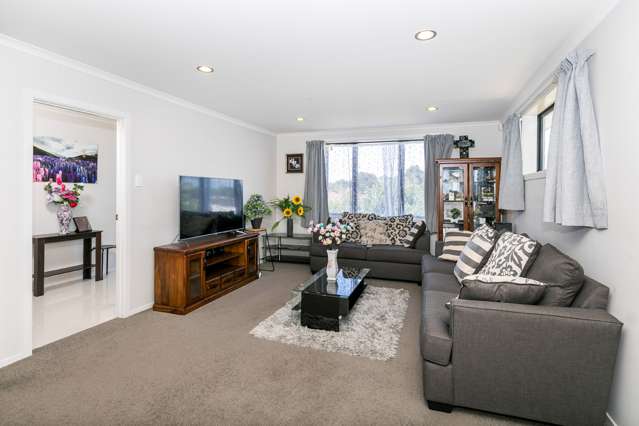 11 Cabourne Drive Glenview_3