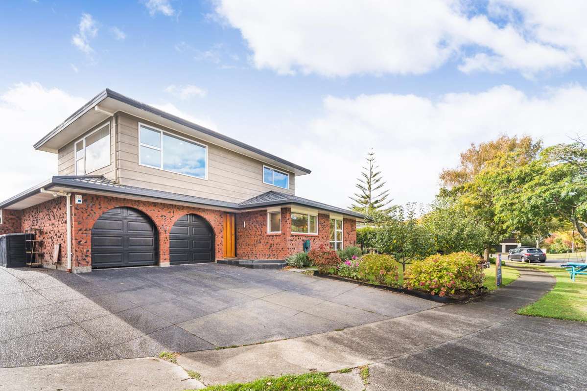 8 Aintree Crescent_1