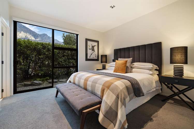 7 Reading Court Jacks Point_32