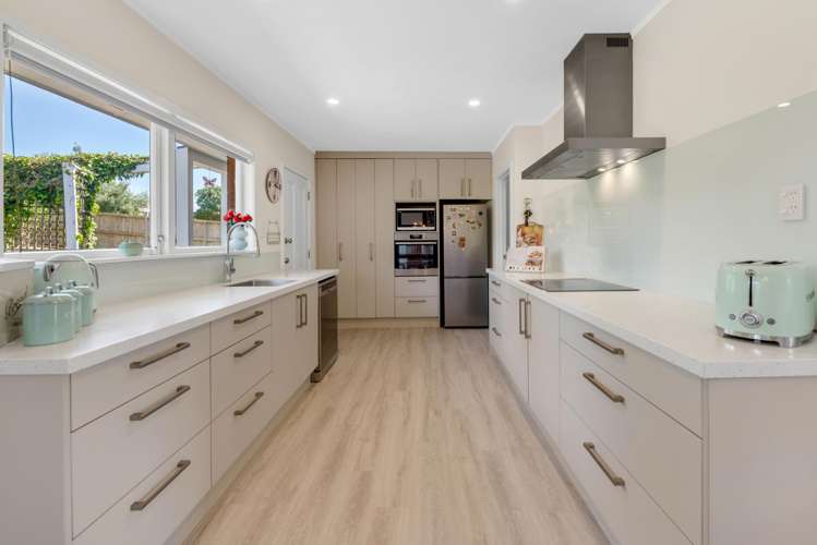 22 Archmillen Avenue Pakuranga Heights_13