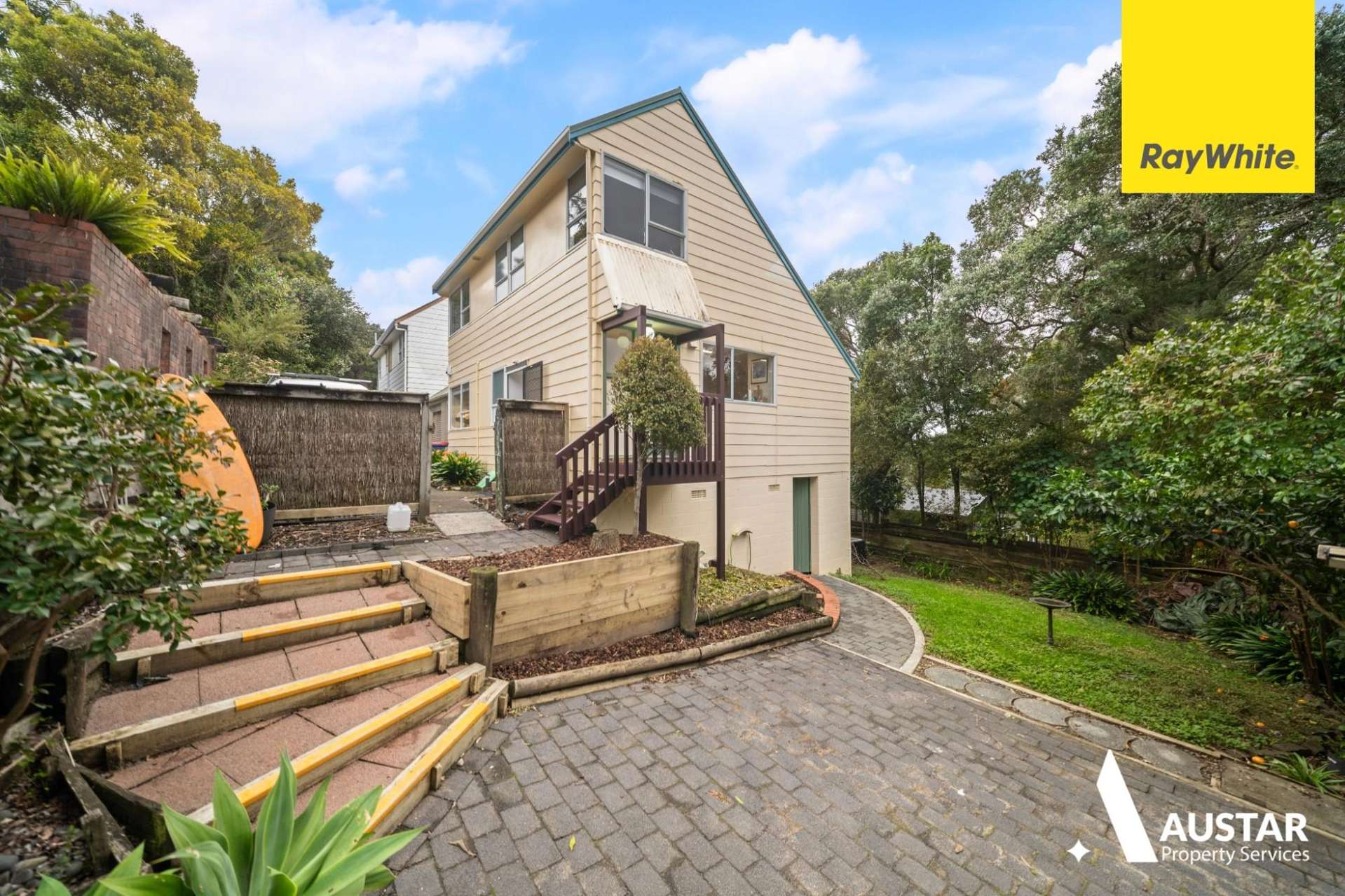  2/5 Karapiti Place Glen Eden_0