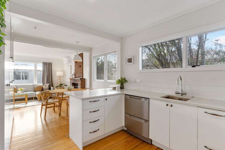 76 Godley Road Green Bay_11