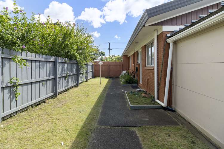 2/24 Robertson Road Favona_5