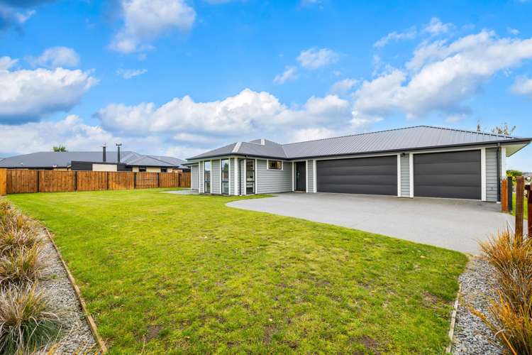 8 Tiritiri Moana Drive_2