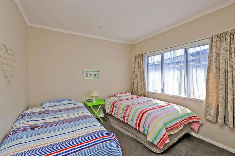 8 Waitaki Way Poraiti_11