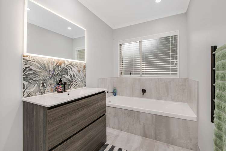 13 Sandpiper Grove Unsworth Heights_14