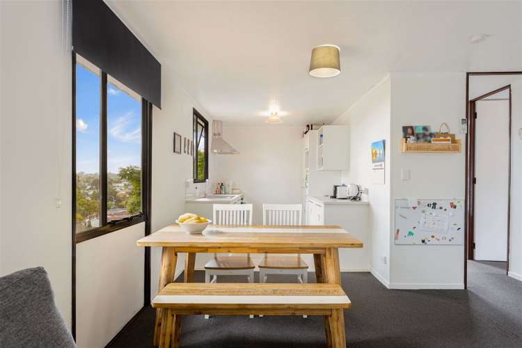 3 Maywood Crescent Glen Eden_10