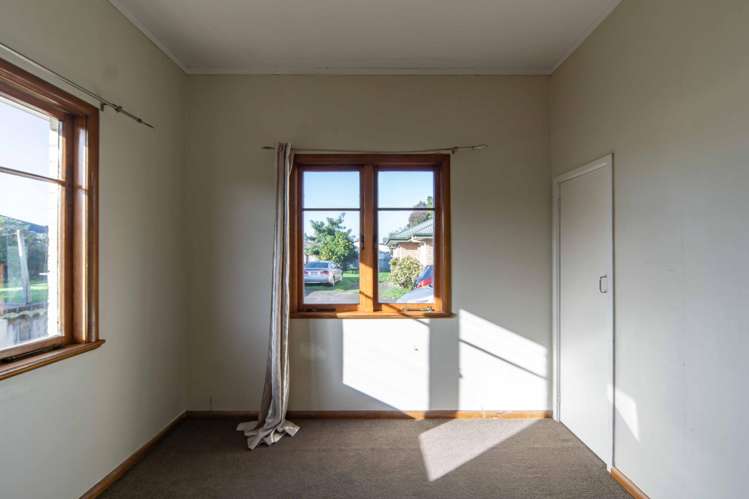 210 Clyde Street Hamilton East_7