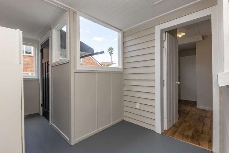 37 Woodward Road Mount Albert_12