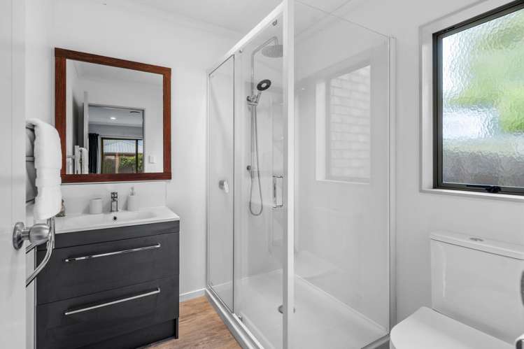 17 Courtenay Place Owhata_9