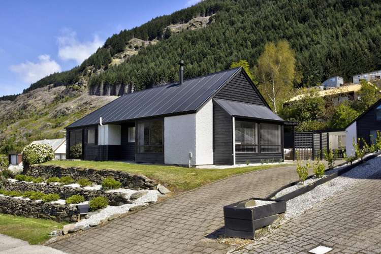 24 Williams Street Fernhill/Sunshine Bay_19