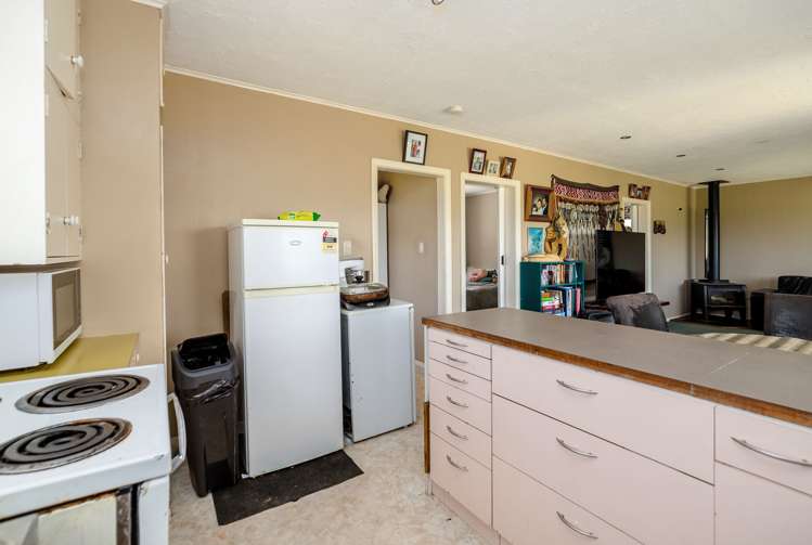 24 Whangaimoana Beach Road Pirinoa_5