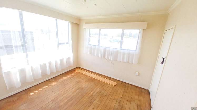 1 Main Road Tuatapere_9