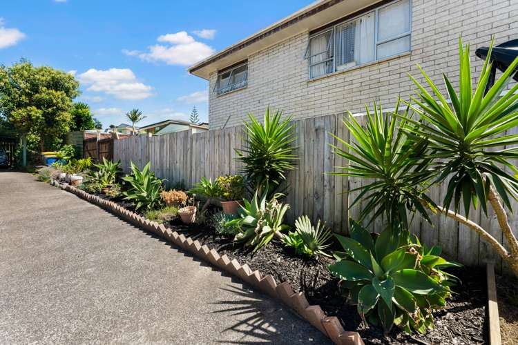 1/4 Wickstead Place Massey_26