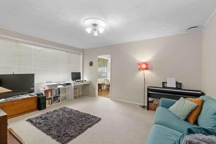 13 Wilkie Crescent Naenae_9