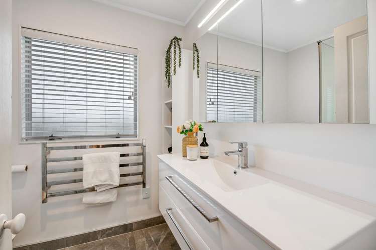 12 Godwin Court Unsworth Heights_11