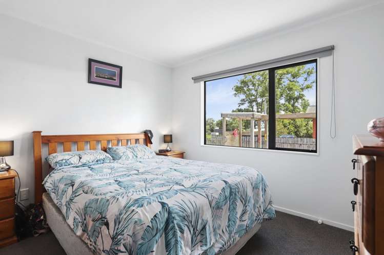 2 Mary Keane Lane Parakai_14