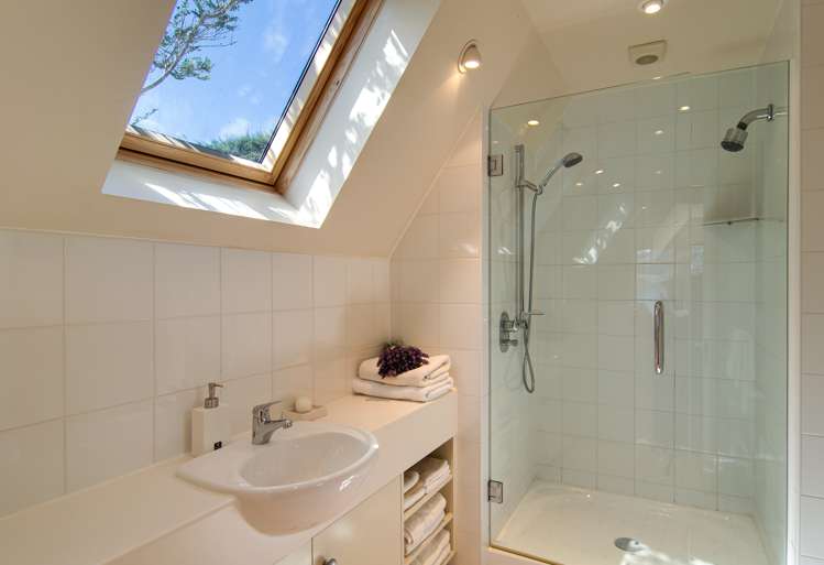 615 Peninsula Road Kelvin Heights_20