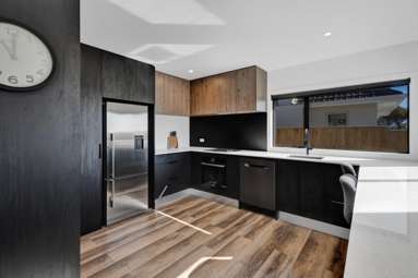92 Mangorei Road_1
