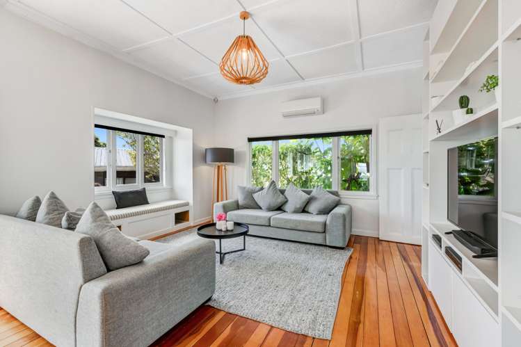 2/136 Sunset Road Unsworth Heights_5