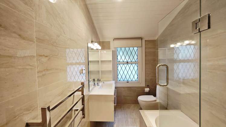 17 Waimana Avenue Northcote Point_11