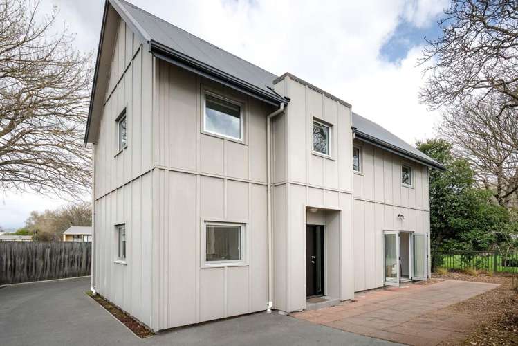 8 Olympic Lane Edgeware_23