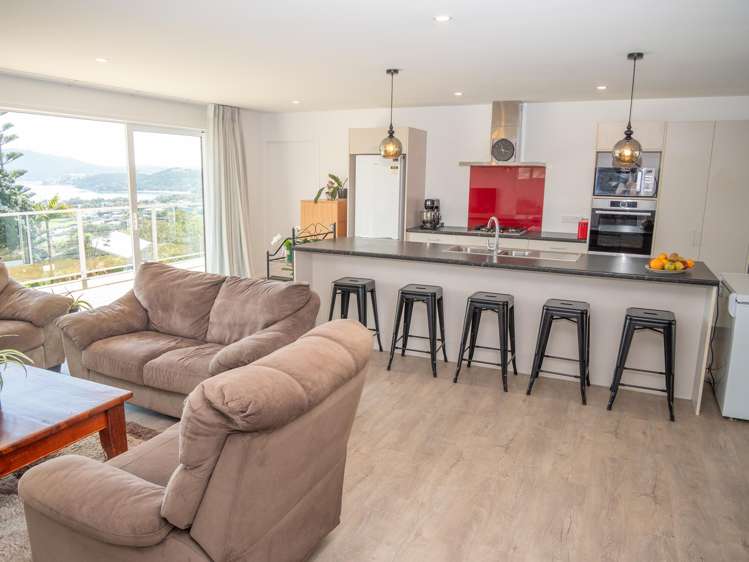 5 Eagles Way Cable Bay_4