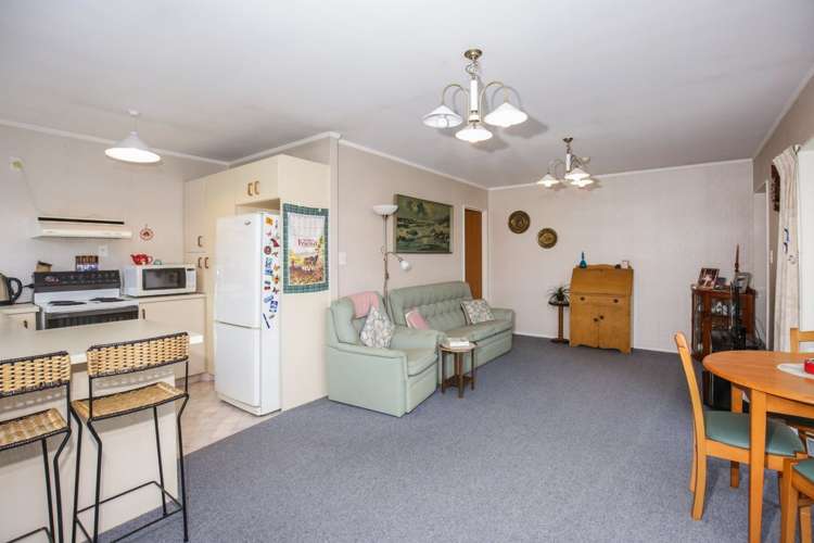 2/74 West Coast Road Glen Eden_7