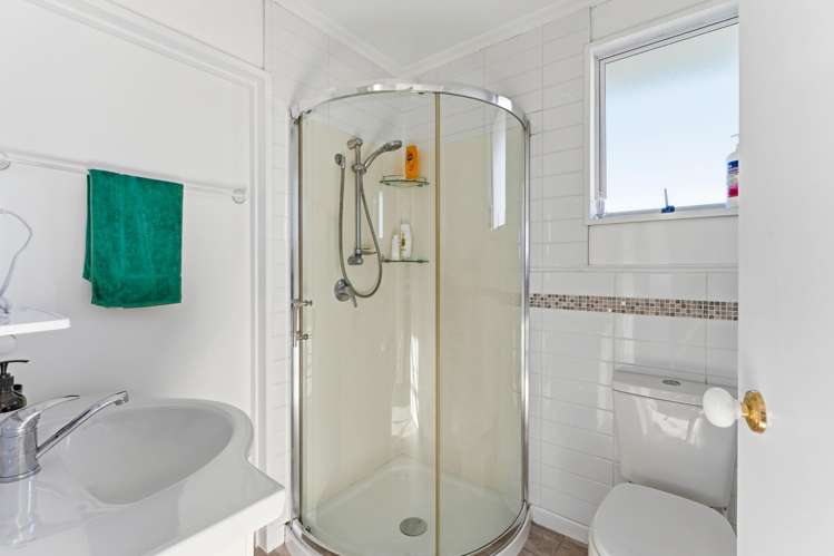 69 Earls Road St Clair_21