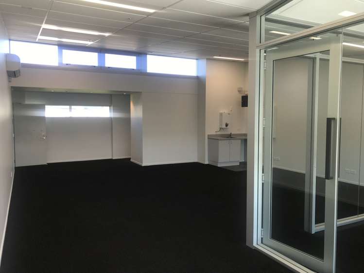 21-23 Humphreys Drive Ferrymead_4