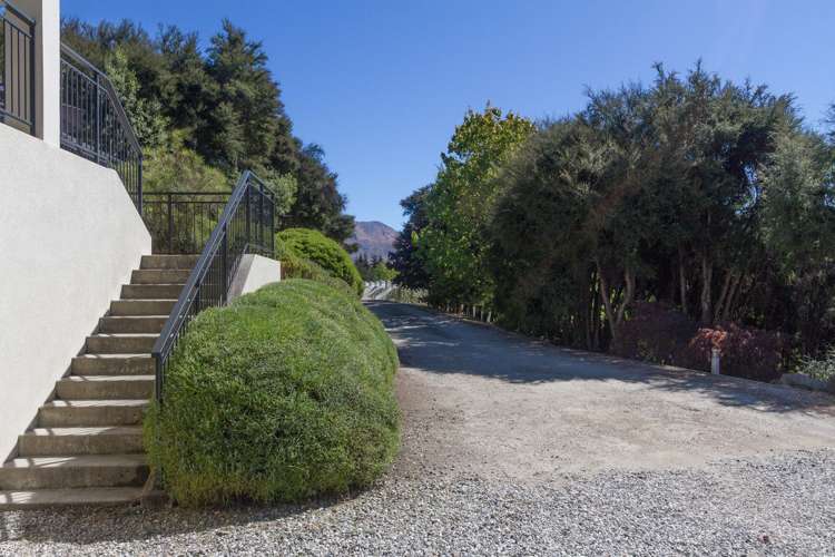 585 Aubrey Road Wanaka_15