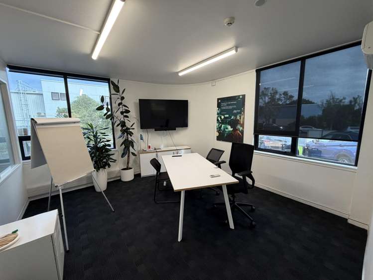 8 George Bourke Drive Mt Wellington_8