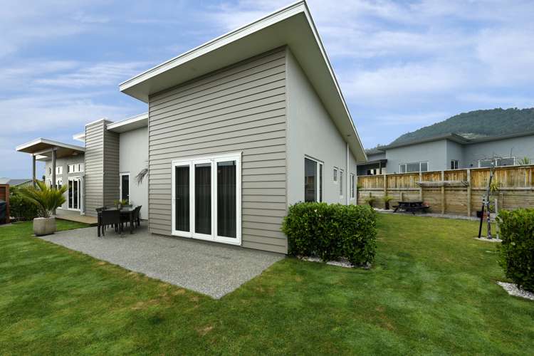 68 Fairose Drive Richmond_17