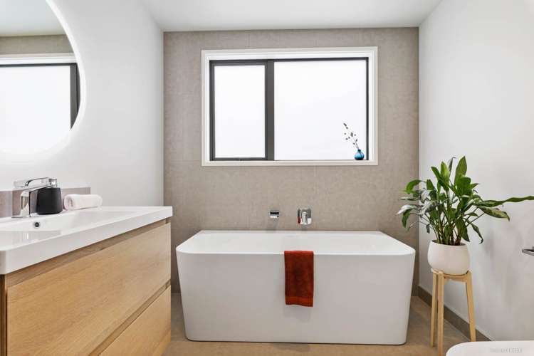 4 Odlin Lane Red Beach_13