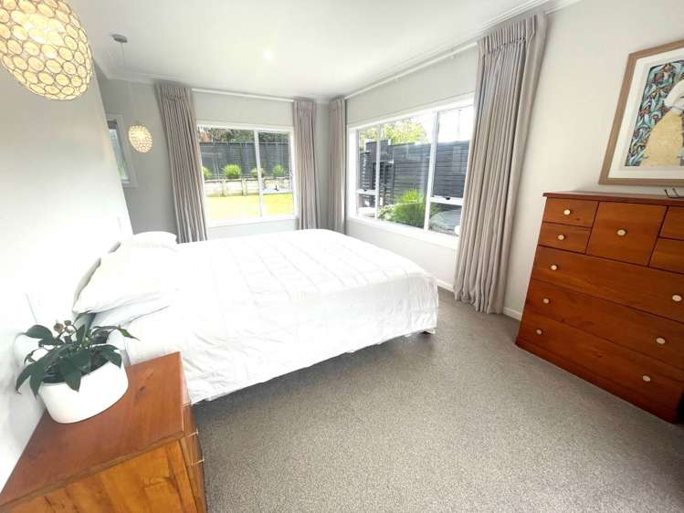 29 Glenfern Road Mellons Bay_10