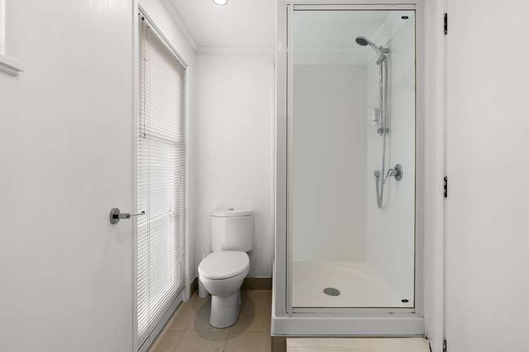 16 Pickwick Parade Mellons Bay_24