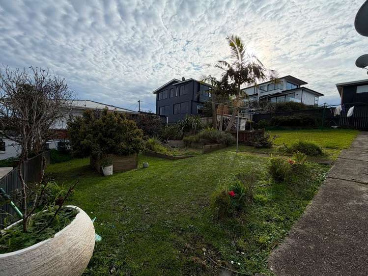 4/7 Lydia Avenue Northcote_10
