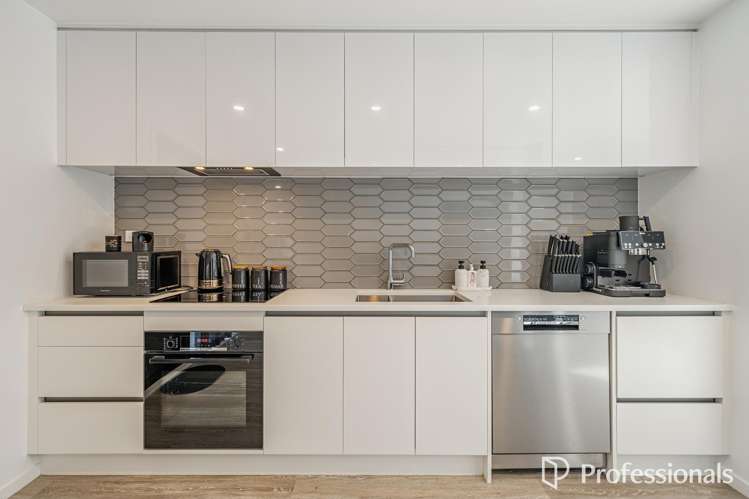 14 Elina Way_2